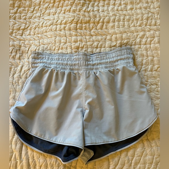 Lulu lemon reversible 3” running shorts (size: 6) - Picture 4 of 5